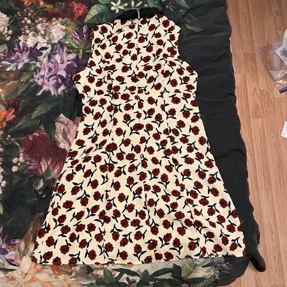 Floral Dress size M/L - Picture 2 of 3